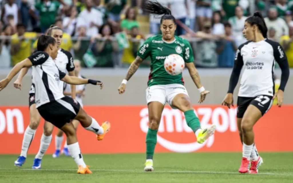 Palmeiras supera Corinthians nos pênaltis e conquista a Supercopa Feminina 2026