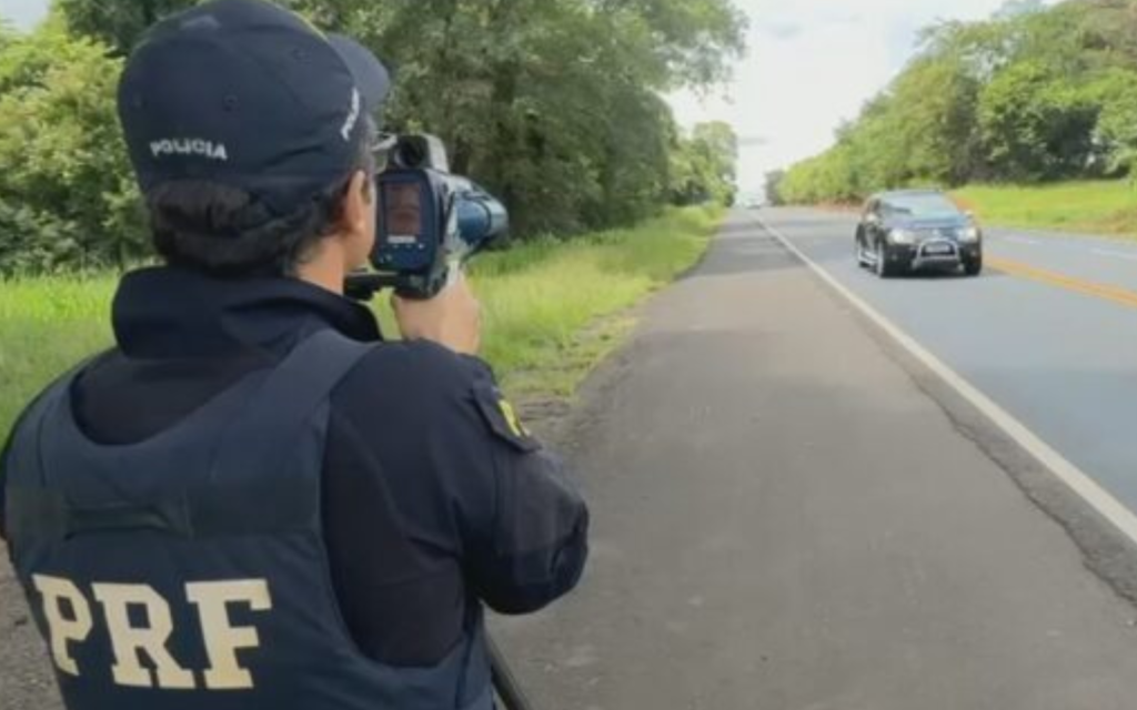 Multas em rodovias federais ultrapassam 10 milhões em 2025 e batem recorde histórico Multas em rodovias federais ultrapassam 10 milhões em 2025 e batem recorde histórico