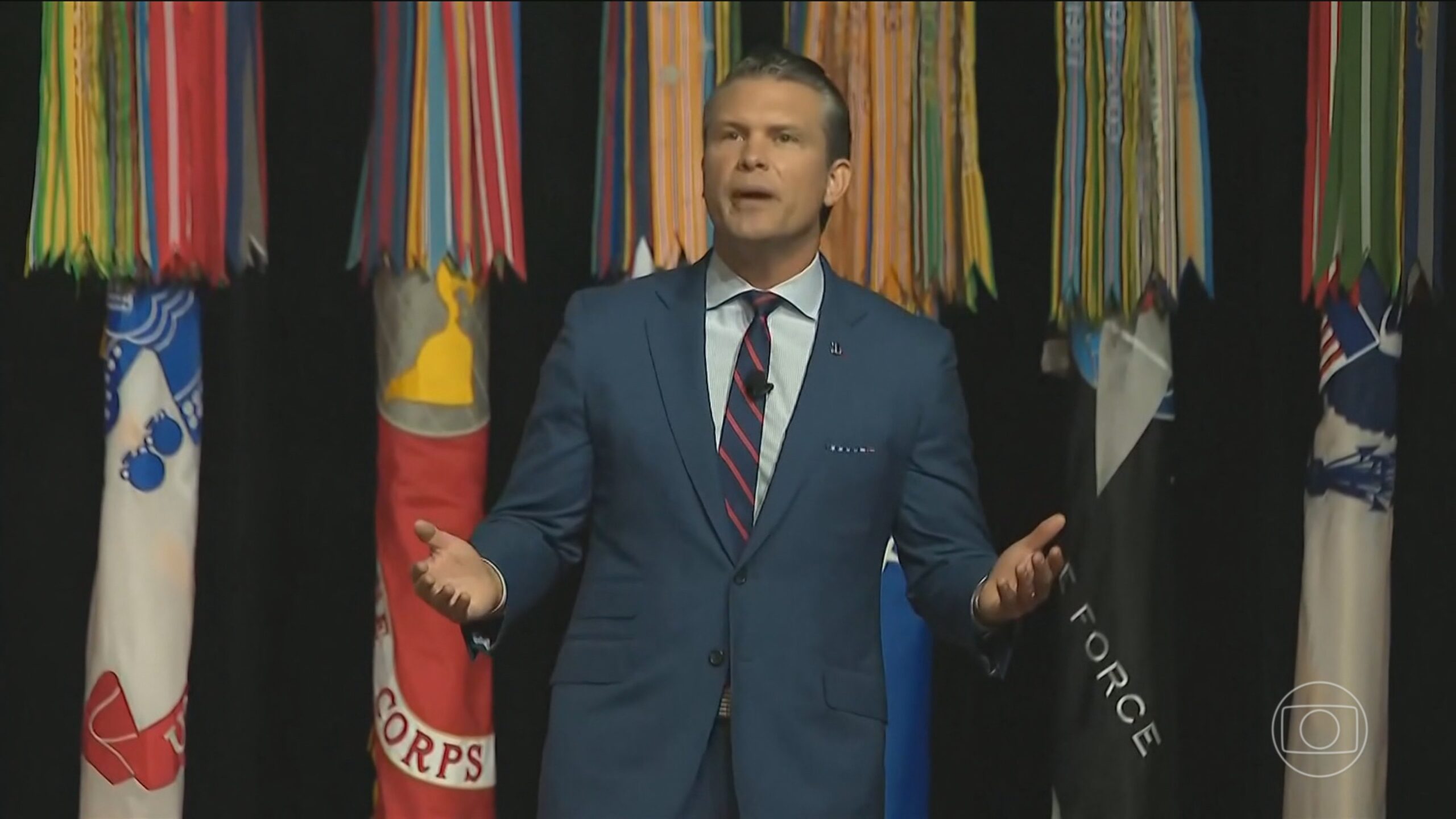 Pentágono encerra programas acadêmicos com Harvard alegando “ideologia woke” - Imagem do artigo