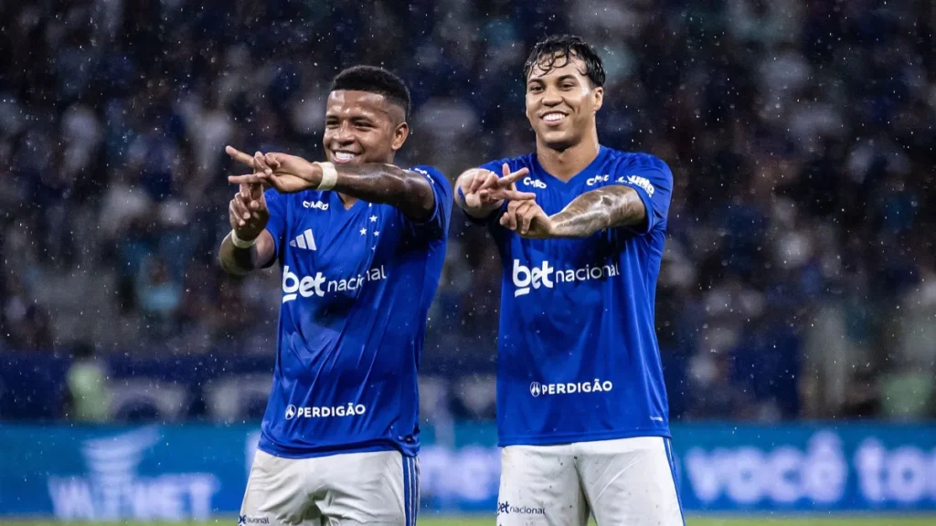 Cruzeiro supera América-MG por 2 a 0 e mantém embalo no Campeonato Mineiro